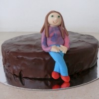Simple Figurine - Poured Chocolate Figurine on Edge Cake